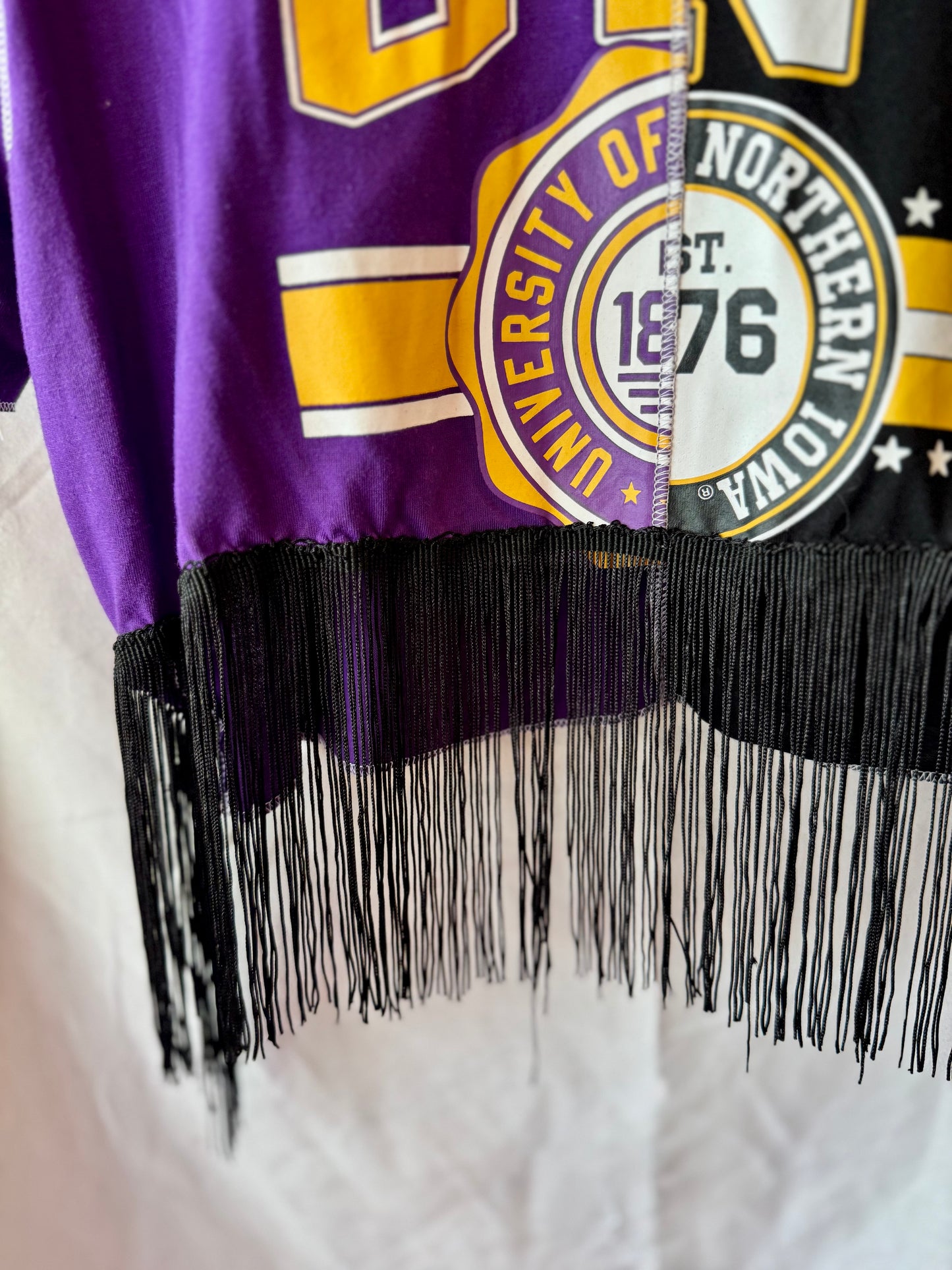 UNI Cropped Fringe Tee